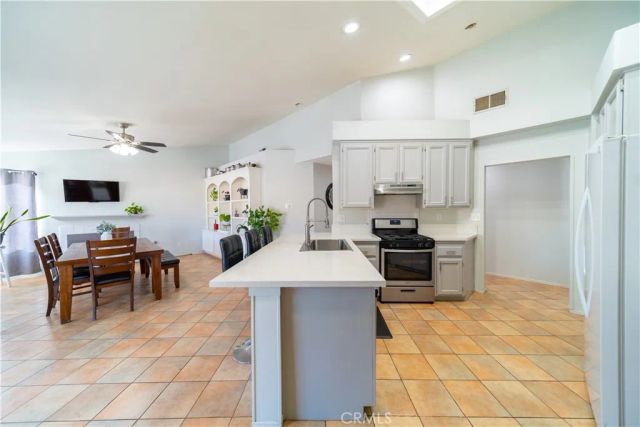 16395 Cuyama Way, Apple Valley, CA 92307