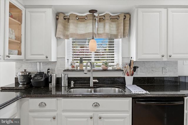 6020 AMHERST AVE, Springfield, VA 22150