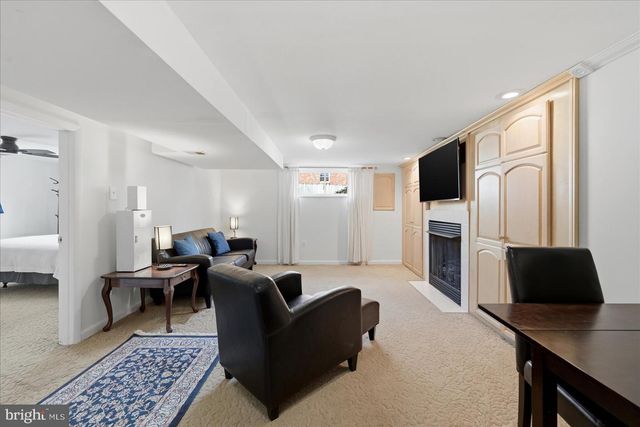 6020 AMHERST AVE, Springfield, VA 22150