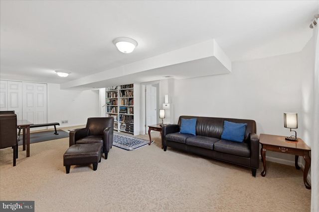 6020 AMHERST AVE, Springfield, VA 22150