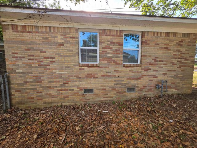 2303 ST ELMO AVE, Memphis, TN 38127