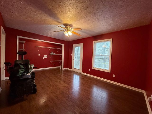 221 Woodview Drive, Nicholasville, KY 40356