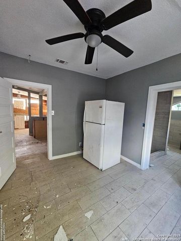114 SONORA, San Antonio, TX 78204
