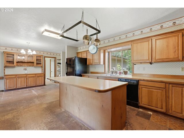 19373 Ne CALKINS Ln, Newberg, OR 97132