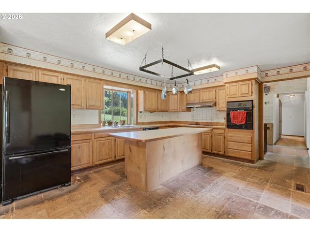 19373 Ne CALKINS Ln, Newberg, OR 97132