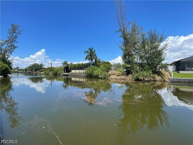 2111 SW 17th PL, Cape Coral, FL 33991