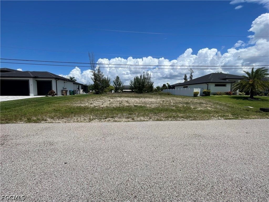 2111 SW 17th PL, Cape Coral, FL 33991
