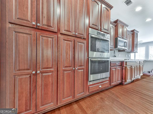 632 Laurel Crossing, Canton, GA 30114