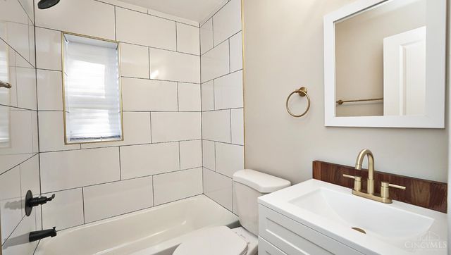 2992 W McMicken Avenue, Cincinnati, OH 45225