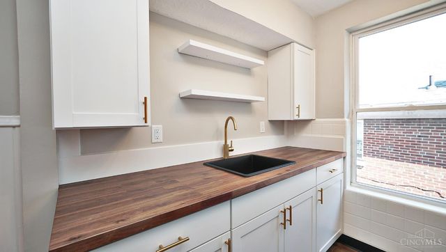 2992 W McMicken Avenue, Cincinnati, OH 45225