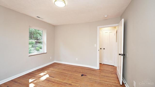 2992 W McMicken Avenue, Cincinnati, OH 45225