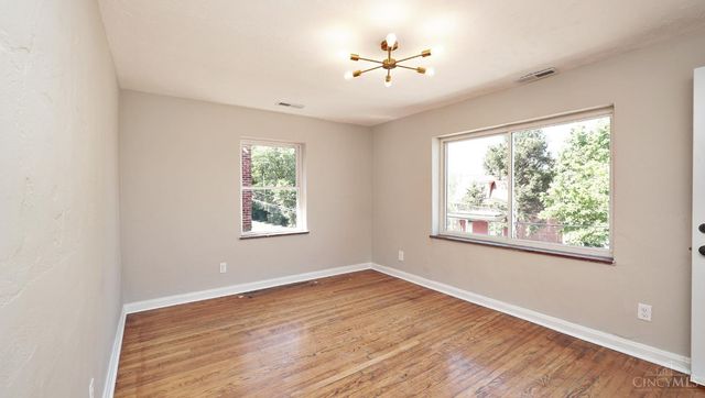 2992 W McMicken Avenue, Cincinnati, OH 45225