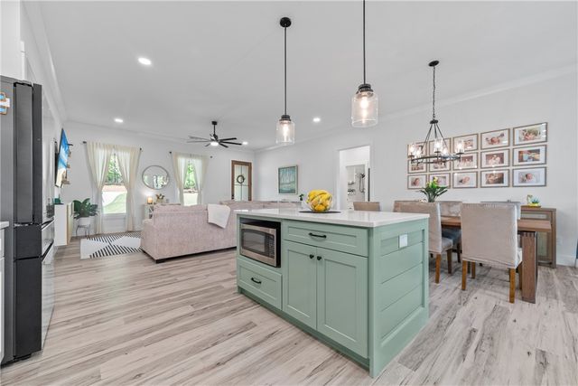516 Winding Way, Hartwell, GA 30643