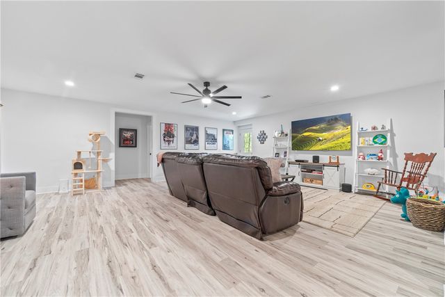 516 Winding Way, Hartwell, GA 30643