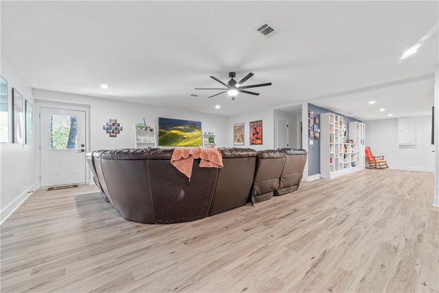 516 Winding Way, Hartwell, GA 30643