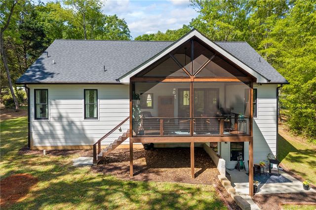 516 Winding Way, Hartwell, GA 30643