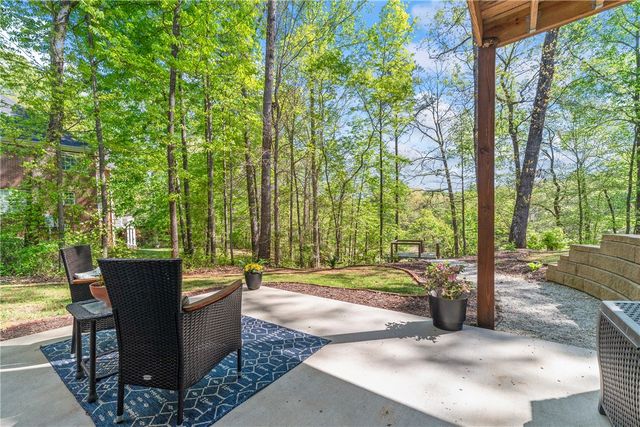516 Winding Way, Hartwell, GA 30643