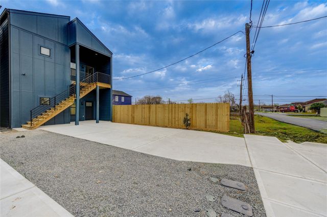 9727 Stedman Street, Houston, TX 77029