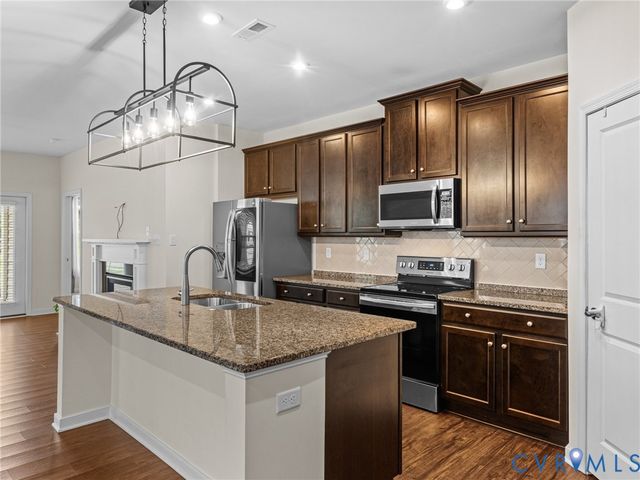 15905 Hallowell Rdg, Moseley, VA 23120