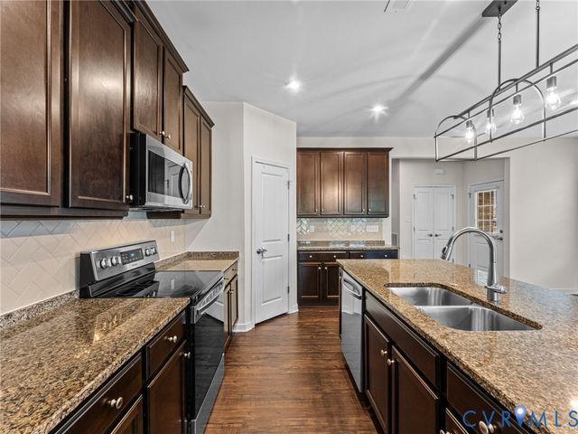 15905 Hallowell Rdg, Moseley, VA 23120