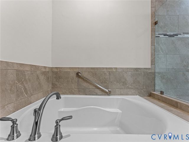 15905 Hallowell Rdg, Moseley, VA 23120