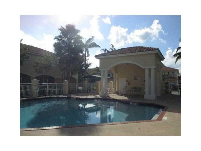 8320 Santa Monica Ave, Tamarac, FL 33321