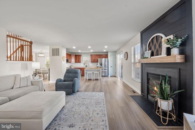 11909 MOLLY PITCHER CIR, Manassas, VA 20109