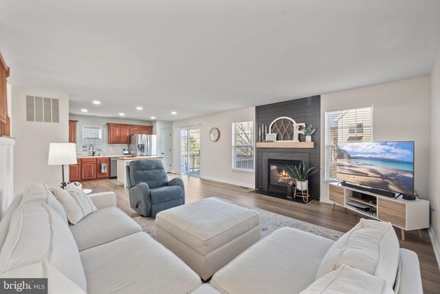 11909 MOLLY PITCHER CIR, Manassas, VA 20109