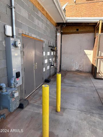 108 E SECOND Street, Winslow, AZ 86047