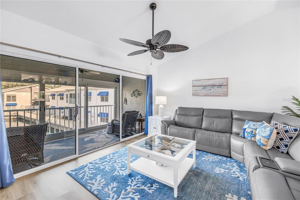 Image 13 of property listing at 11351 SHIPWATCH LANE 1843, Largo, FL 33774