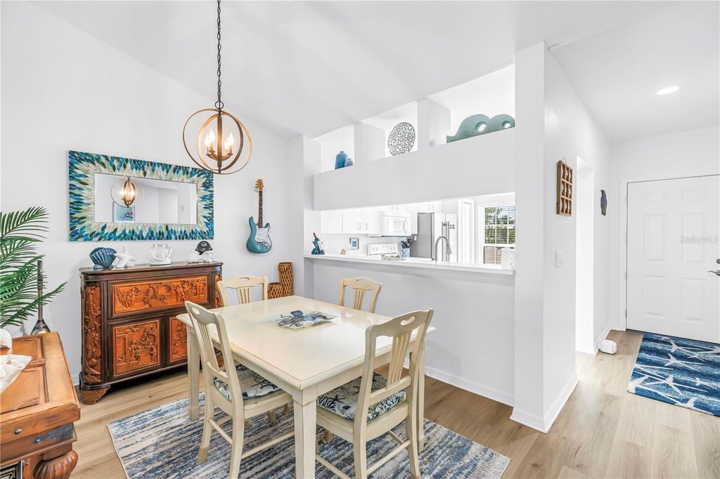 Image 15 of property listing at 11351 SHIPWATCH LANE 1843, Largo, FL 33774