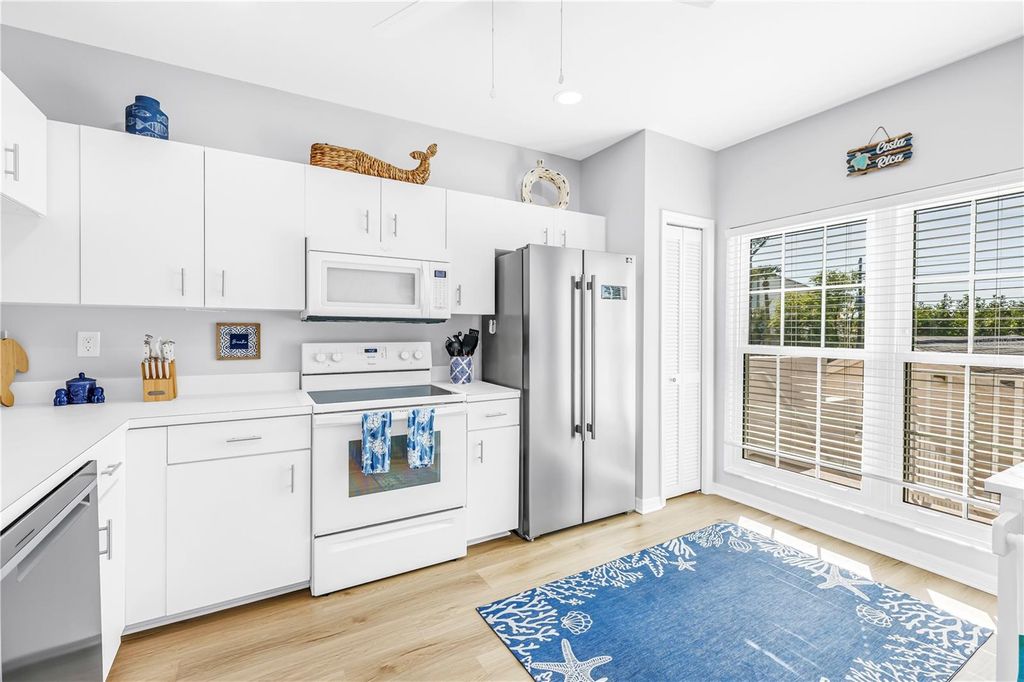 Image 16 of property listing at 11351 SHIPWATCH LANE 1843, Largo, FL 33774