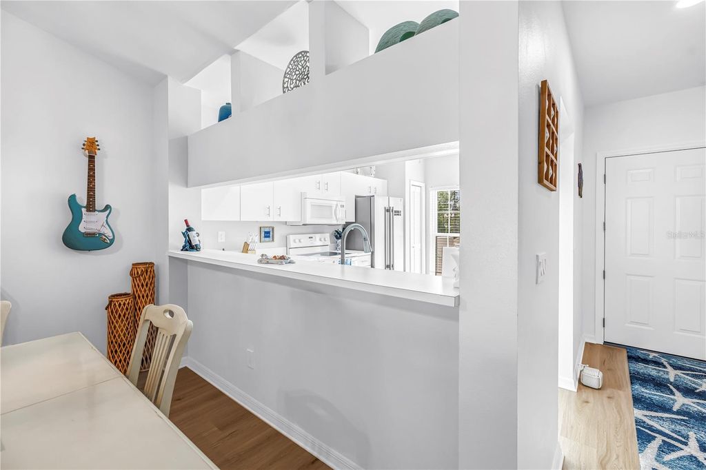 Image 19 of property listing at 11351 SHIPWATCH LANE 1843, Largo, FL 33774