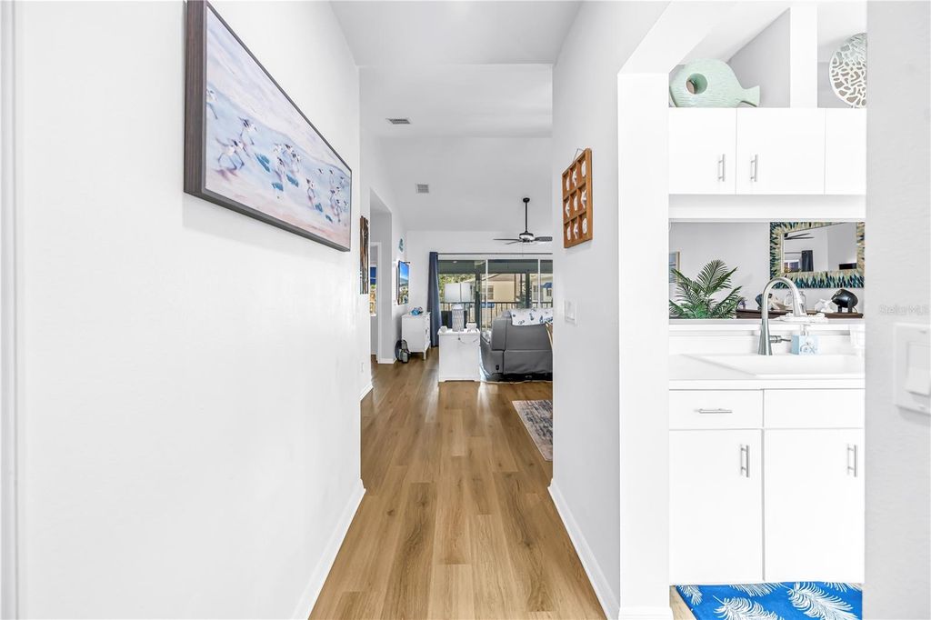 Image 36 of property listing at 11351 SHIPWATCH LANE 1843, Largo, FL 33774