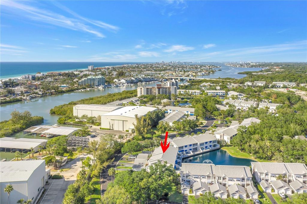 Image 44 of property listing at 11351 SHIPWATCH LANE 1843, Largo, FL 33774