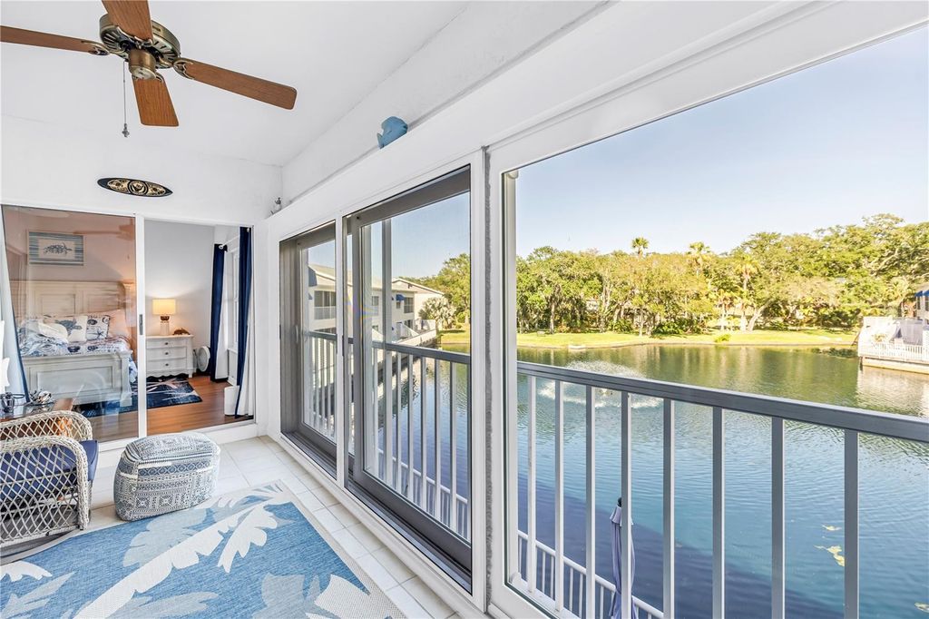 Image 9 of property listing at 11351 SHIPWATCH LANE 1843, Largo, FL 33774