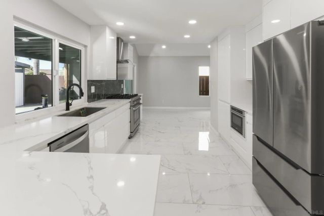 4826 Cannington Dr, San Diego, CA 92117