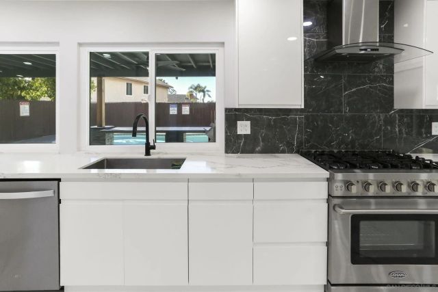 4826 Cannington Dr, San Diego, CA 92117