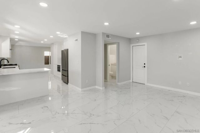 4826 Cannington Dr, San Diego, CA 92117