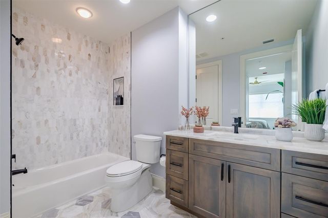 130 RIVIERA DUNES WAY 802, Palmetto, FL 34221