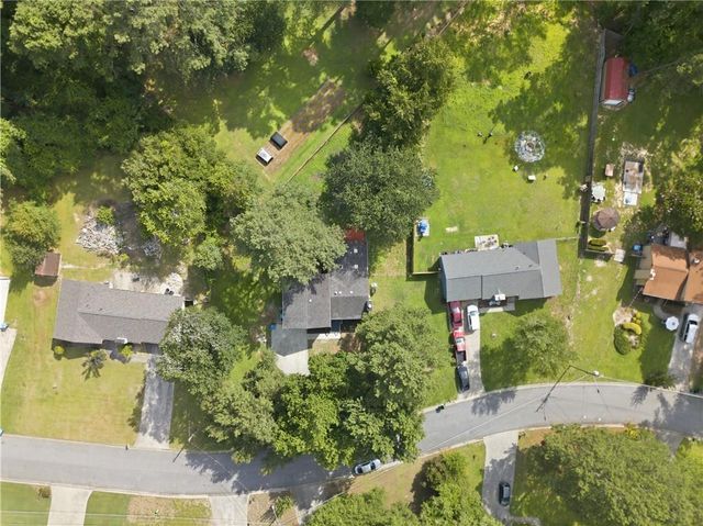 2857 Cherokee Cove, Stone Mountain, GA 30087