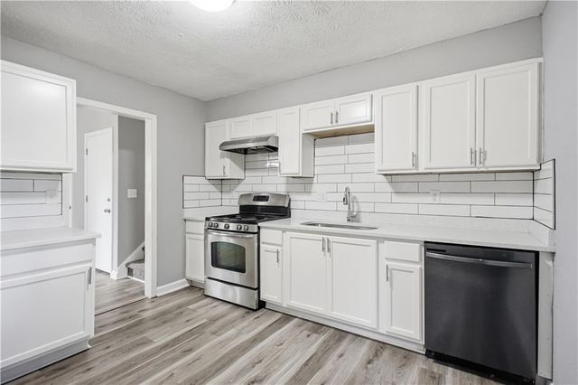 2857 Cherokee Cove, Stone Mountain, GA 30087