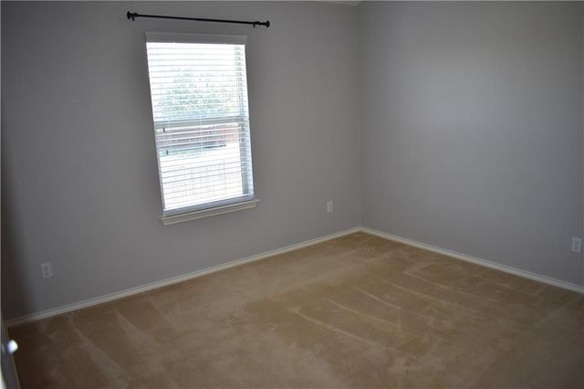 108 Quarry LN, Liberty Hill, TX 78642