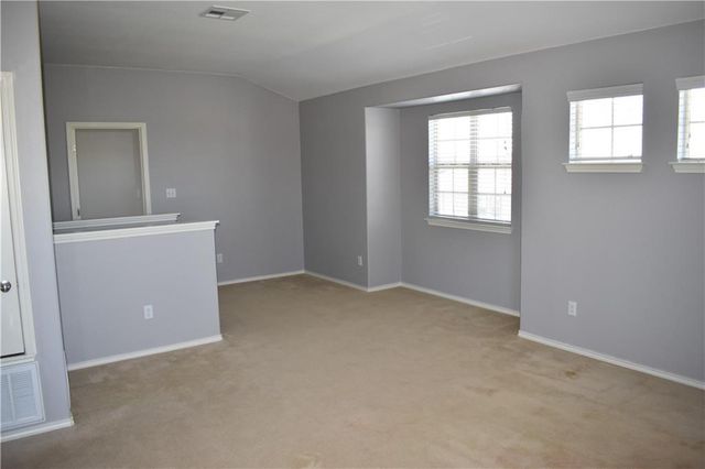 108 Quarry LN, Liberty Hill, TX 78642