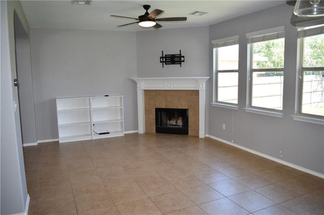 108 Quarry LN, Liberty Hill, TX 78642