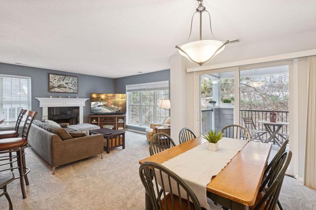 5970 Chasewood Parkway 201, Hopkins, MN 55343