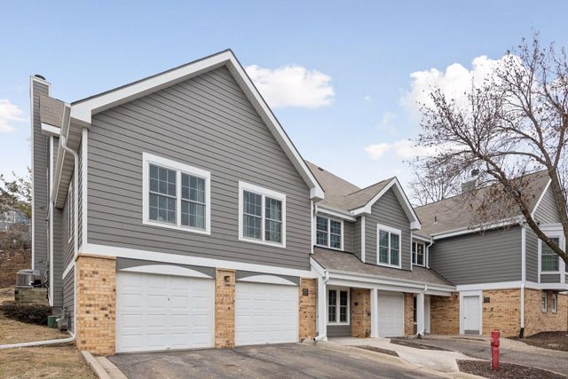 5970 Chasewood Parkway 201, Hopkins, MN 55343