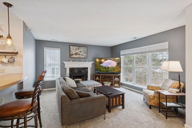 5970 Chasewood Parkway 201, Hopkins, MN 55343