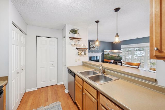 5970 Chasewood Parkway 201, Hopkins, MN 55343