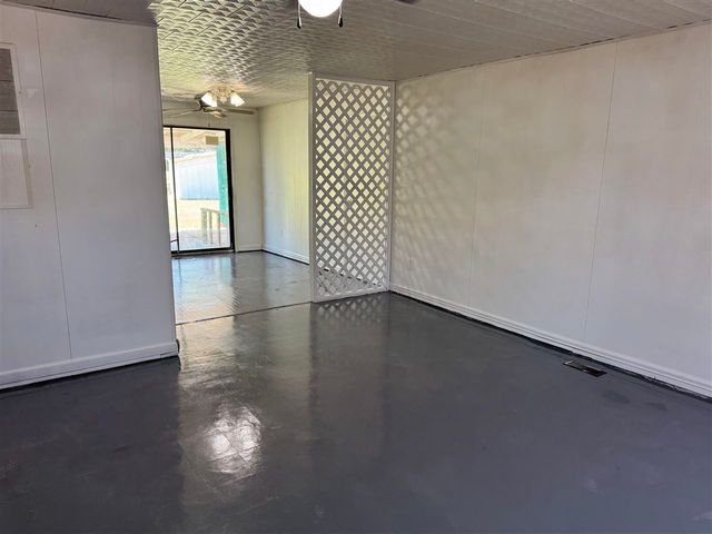 2414 NW 30th St, Lawton, OK 73505